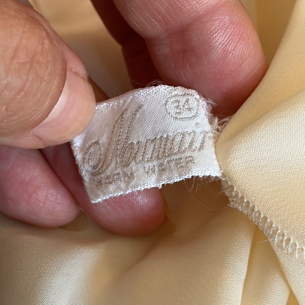 Vintage‎ Corhan Noumair off white/cream nylon full slip with floral embroidery - Picture 9 of 9